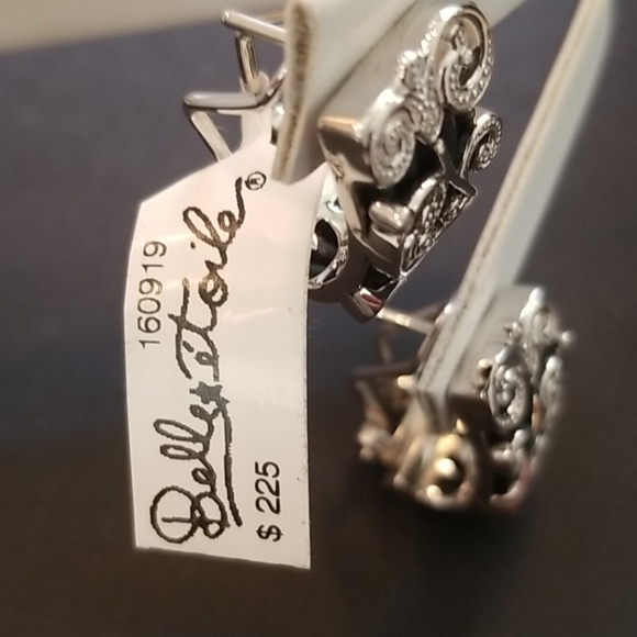 earrings - Picture 5 of 5